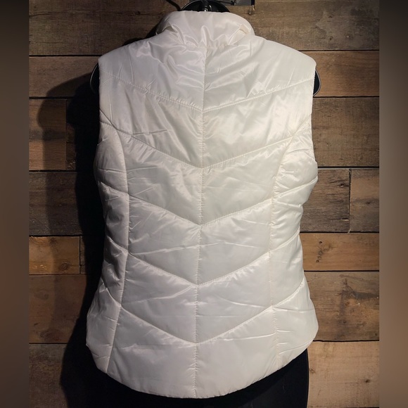 White Puffer Vest - Picture 4 of 4
